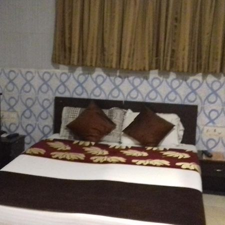 מומביי Hotel Majesty Palace מראה חיצוני תמונה